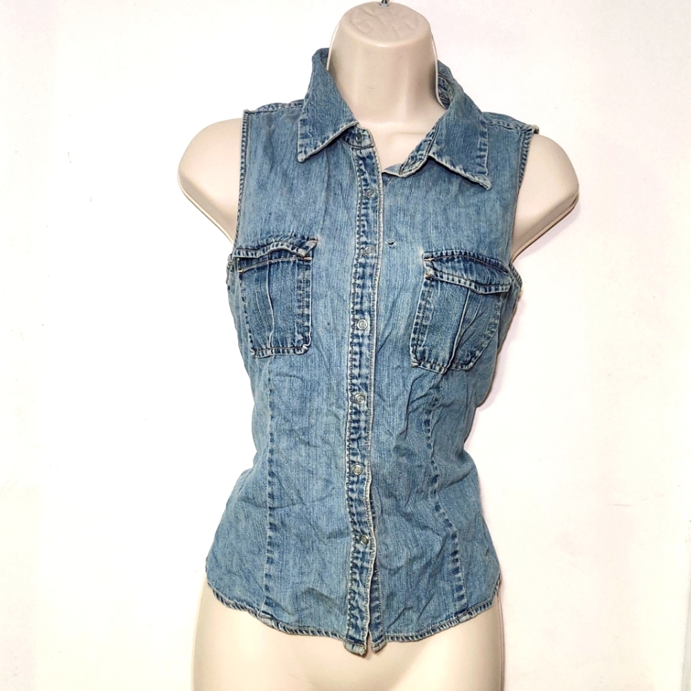 Vintage denim Old Navy button up top- some imperfections- size M